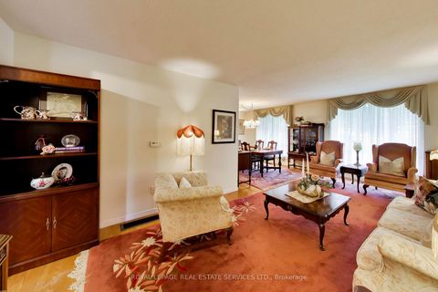 Photo 3 at 24 Elmvale Crescent, Clairville, Toronto