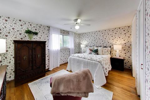 Photo 8 at 24 Elmvale Crescent, Clairville, Toronto