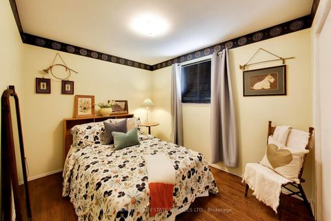 Photo 15 at 24 Elmvale Crescent, Clairville, Toronto