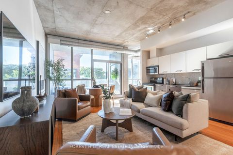 Photo 2 at 415 - 60 Bathurst Street, Niagara, Toronto