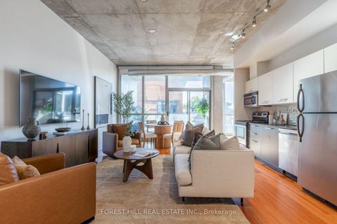 Photo 3 at 415 - 60 Bathurst Street, Niagara, Toronto