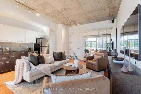 Photo 4 at 415 - 60 Bathurst Street, Niagara, Toronto