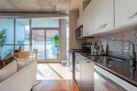 Photo 5 at 415 - 60 Bathurst Street, Niagara, Toronto