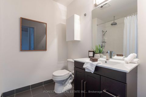 Photo 14 at 415 - 60 Bathurst Street, Niagara, Toronto