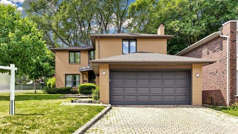Photo 0 at 2 Trimontium Crescent, East York, Toronto