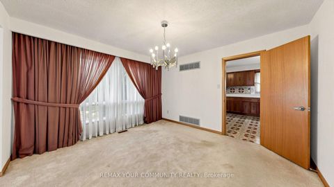 Photo 6 at 2 Trimontium Crescent, East York, Toronto