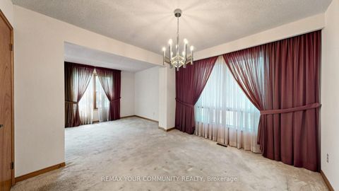 Photo 7 at 2 Trimontium Crescent, East York, Toronto