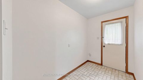 Photo 20 at 2 Trimontium Crescent, East York, Toronto