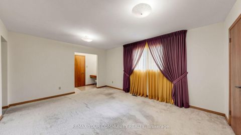 Photo 34 at 2 Trimontium Crescent, East York, Toronto