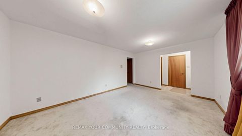 Photo 35 at 2 Trimontium Crescent, East York, Toronto