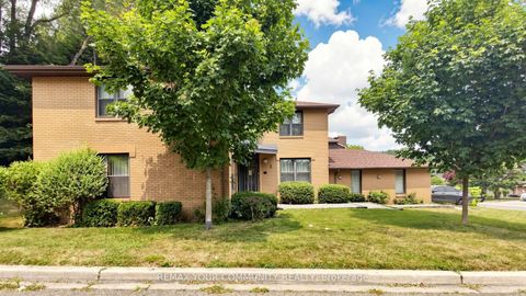 Photo 44 at 2 Trimontium Crescent, East York, Toronto