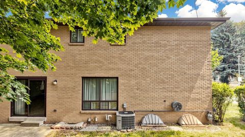 Photo 46 at 2 Trimontium Crescent, East York, Toronto