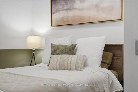 Photo 8 at 227 - 380 Macpherson Avenue, Casa Loma, Toronto