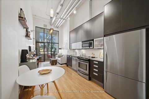 Photo 14 at 227 - 380 Macpherson Avenue, Casa Loma, Toronto