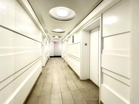 Photo 2 at 2201 - 12 York Street, Waterfront Communities C1, Toronto