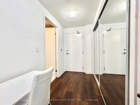 Photo 4 at 2201 - 12 York Street, Waterfront Communities C1, Toronto