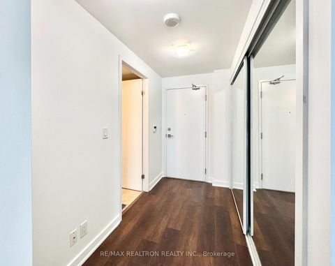 Photo 5 at 2201 - 12 York Street, Waterfront Communities C1, Toronto