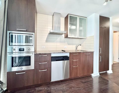 Photo 12 at 2201 - 12 York Street, Waterfront Communities C1, Toronto