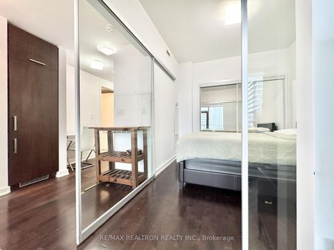 Photo 24 at 2201 - 12 York Street, Waterfront Communities C1, Toronto