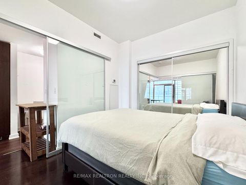 Photo 28 at 2201 - 12 York Street, Waterfront Communities C1, Toronto