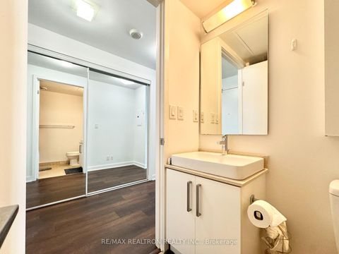 Photo 33 at 2201 - 12 York Street, Waterfront Communities C1, Toronto