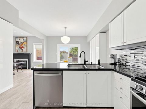 Photo 10 at 10 Silver Oaks Boulevard, Sonoma Heights, Vaughan
