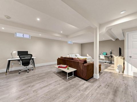 Photo 22 at 10 Silver Oaks Boulevard, Sonoma Heights, Vaughan