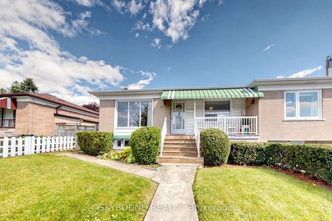 Photo 2 at 13 Liscombe Road, Rustic, Toronto