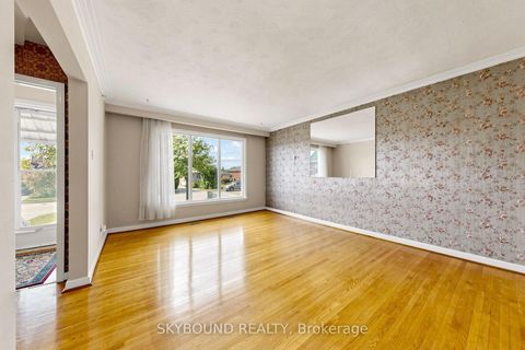 Photo 6 at 13 Liscombe Road, Rustic, Toronto