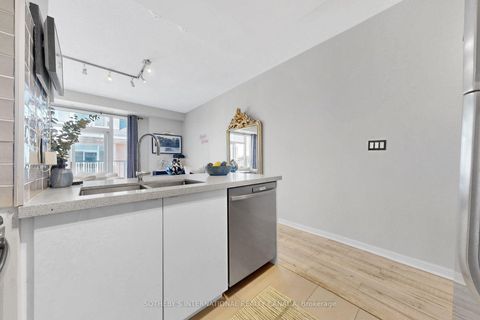 Photo 12 at 377 - 32 Stadium Road, Niagara, Toronto