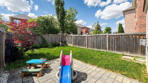 Photo 30 at 176 Sir Sanford Fleming Way, Patterson, Vaughan