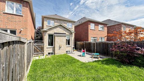 Photo 32 at 176 Sir Sanford Fleming Way, Patterson, Vaughan