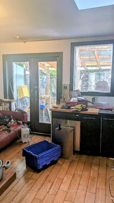 Photo 5 at 160 Rosemount Avenue, Davenport, Toronto