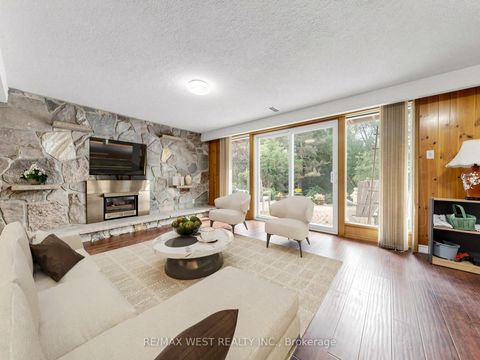 Photo 14 at 41 Burnview Crescent, Woburn, Toronto