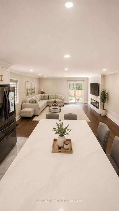 Photo 6 at 103 Fifefield Drive, Maple, Vaughan