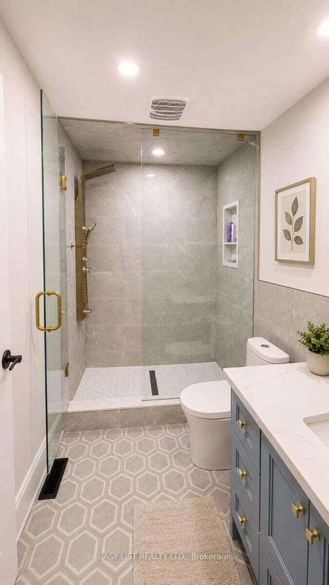 Photo 9 at 103 Fifefield Drive, Maple, Vaughan