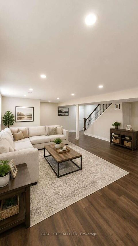 Photo 18 at 103 Fifefield Drive, Maple, Vaughan