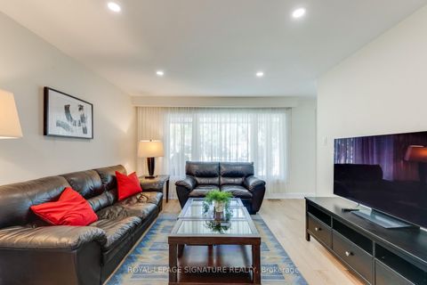 Photo 5 at 8 Bellbury Crescent, Don Valley Village, Toronto