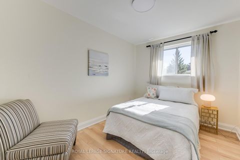 Photo 9 at 8 Bellbury Crescent, Don Valley Village, Toronto