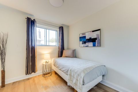 Photo 11 at 8 Bellbury Crescent, Don Valley Village, Toronto