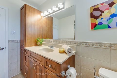Photo 14 at 8 Bellbury Crescent, Don Valley Village, Toronto