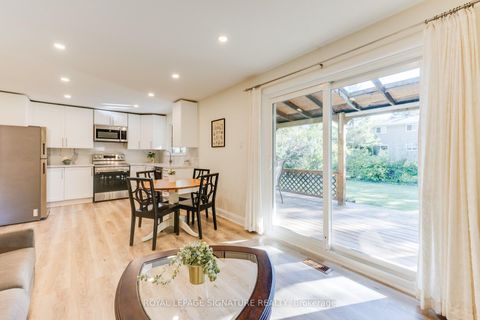 Photo 18 at 8 Bellbury Crescent, Don Valley Village, Toronto
