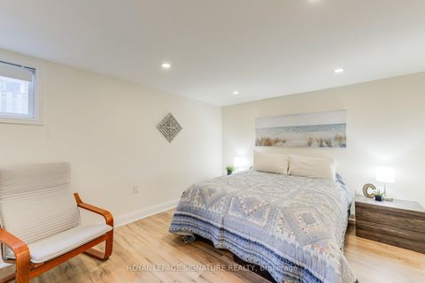 Photo 23 at 8 Bellbury Crescent, Don Valley Village, Toronto