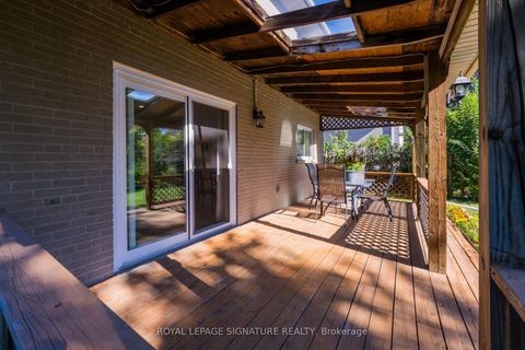 Photo 31 at 8 Bellbury Crescent, Don Valley Village, Toronto