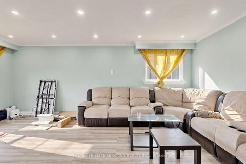 Photo 8 at 76 Gooderham Drive, Maryvale, Toronto