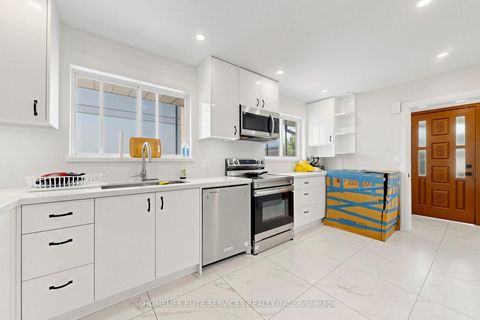 Photo 11 at 76 Gooderham Drive, Maryvale, Toronto
