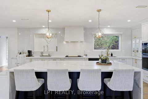 Photo 6 at 9 Noblewood Drive, Nobleton, King