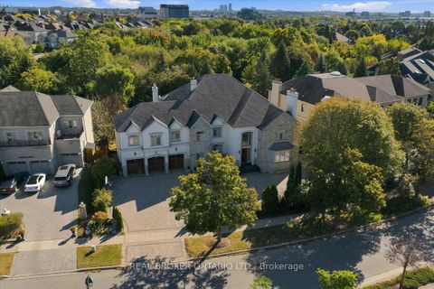 Photo 2 at 39 Dewbourne Avenue, Bayview Hill, Richmond Hill