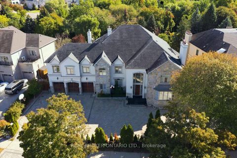 Photo 4 at 39 Dewbourne Avenue, Bayview Hill, Richmond Hill