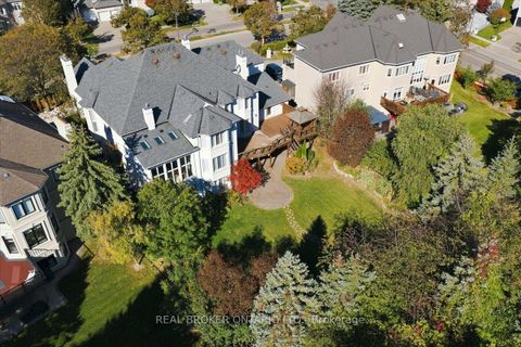 Photo 10 at 39 Dewbourne Avenue, Bayview Hill, Richmond Hill
